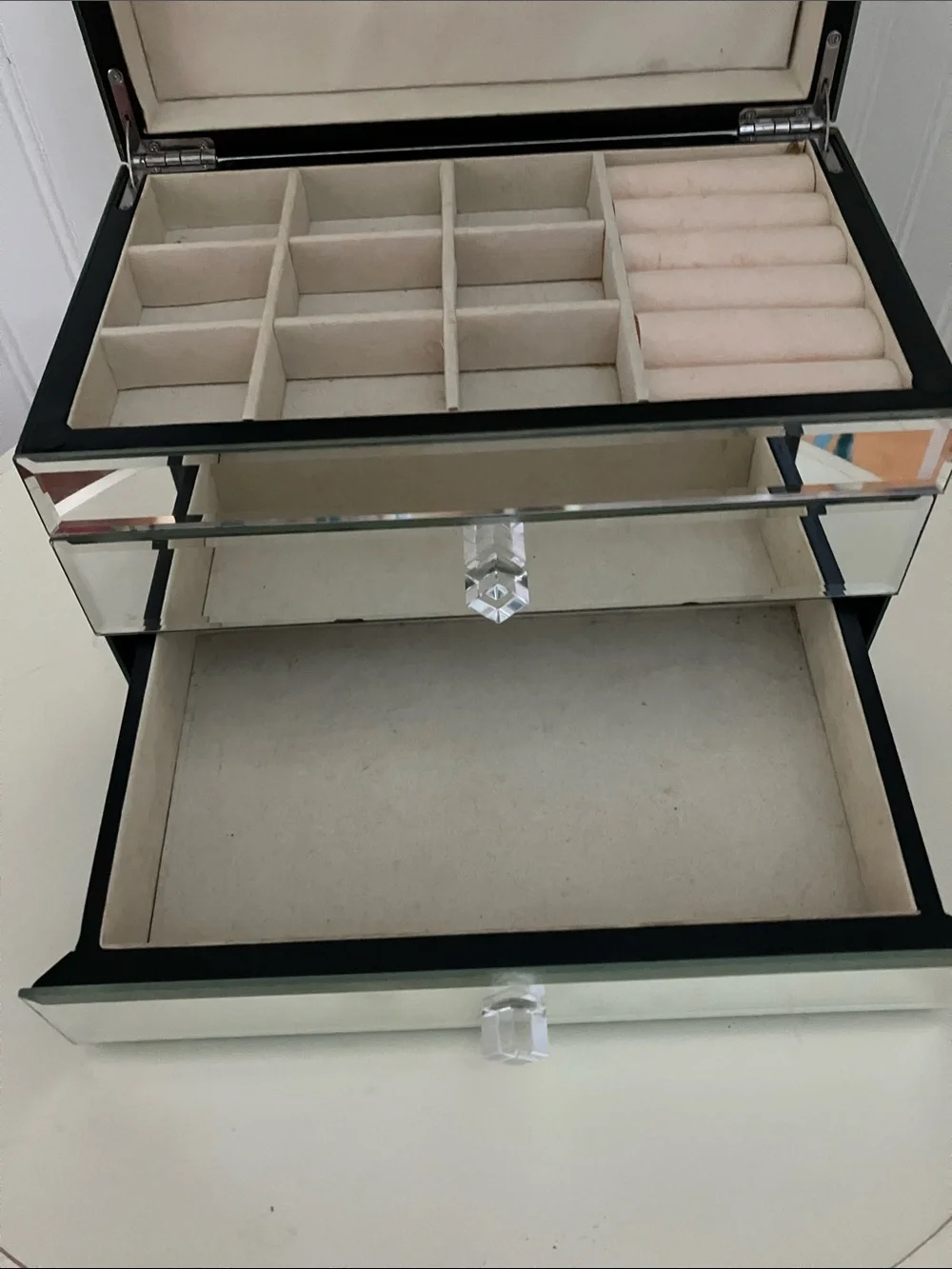 N/A stylish mirrored